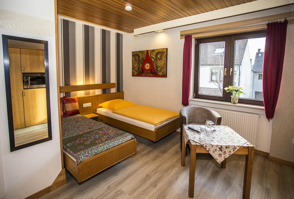 Boardinghouse Remchingen Baan Arun Apartment Exterior photo